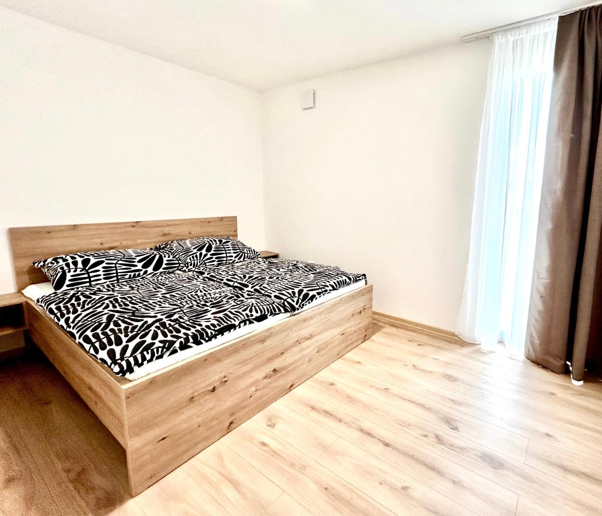 Liptovský Mikuláš Urso Apartment מראה חיצוני תמונה